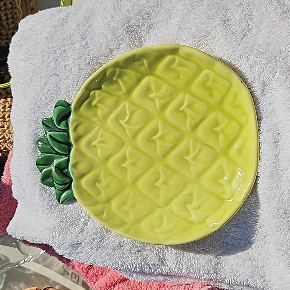 Vintage pineapple cemar ceramic plate